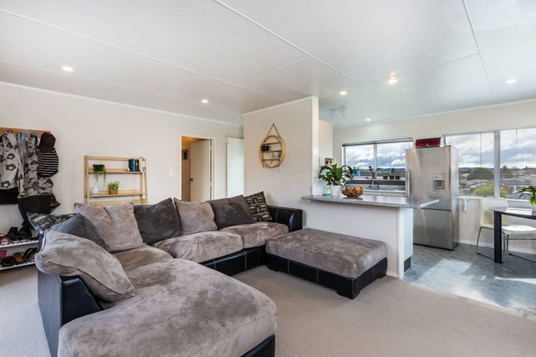 Photo of property in 19 Kiddle Drive, Hilltop, Taupo, 3330
