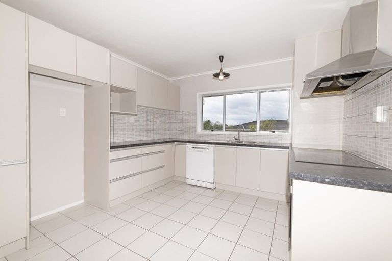 Photo of property in 207 Don Buck Road, Massey, Auckland, 0614
