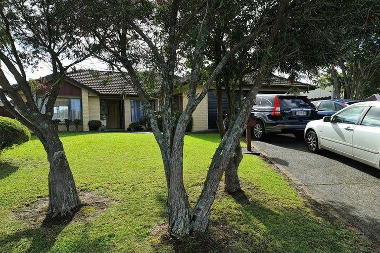 Photo of property in 6 Anrath Close, East Tamaki, Auckland, 2016