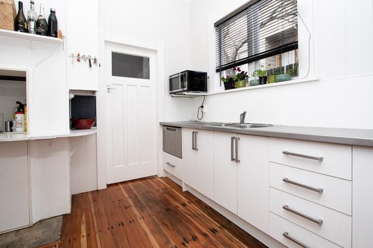 Photo of property in 2 Wellington Street, Hamilton East, Hamilton, 3216