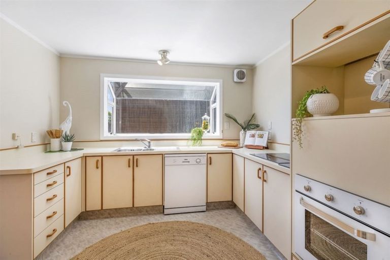Photo of property in 5/2 The Top Gallant, Whitby, Porirua, 5024