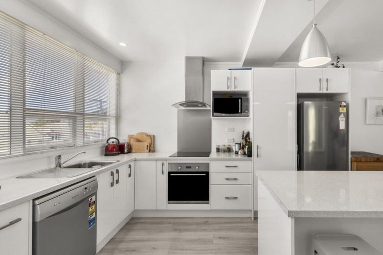 Photo of property in 1 Aurora Street, Petone, Lower Hutt, 5012