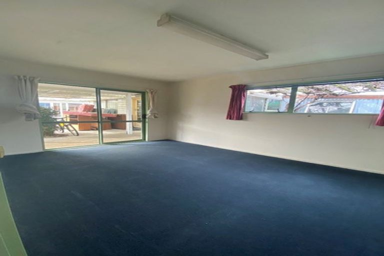 Photo of property in 16 Middlepark Road, Sockburn, Christchurch, 8042
