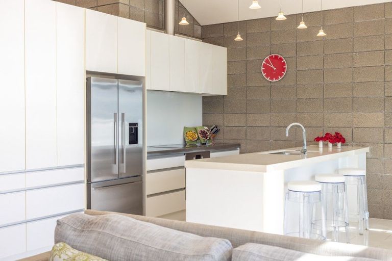 Photo of property in 2/28 Beach Parade, Oneroa, Waiheke Island, 1081