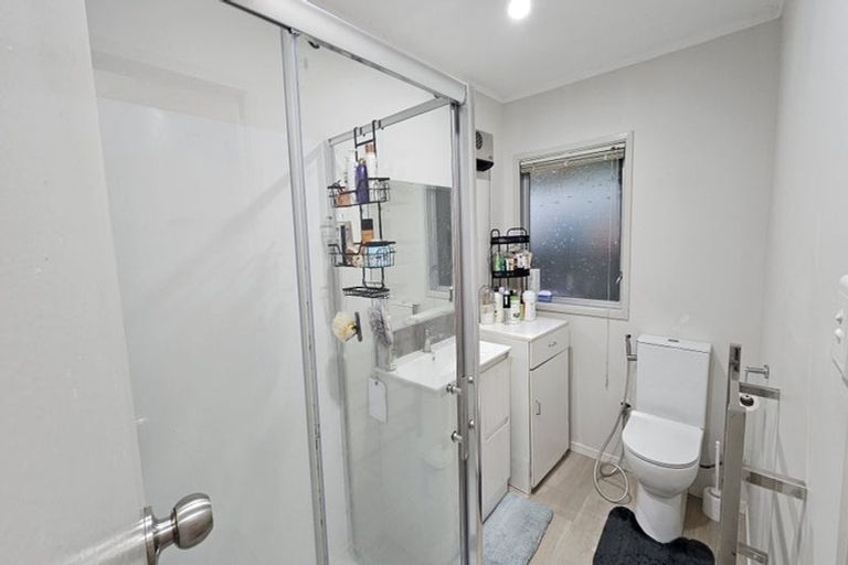Photo of property in 3/96 Titirangi Road, New Lynn, Auckland, 0600