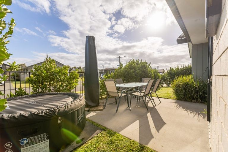 Photo of property in 1 Fontana Street, Papamoa, 3118
