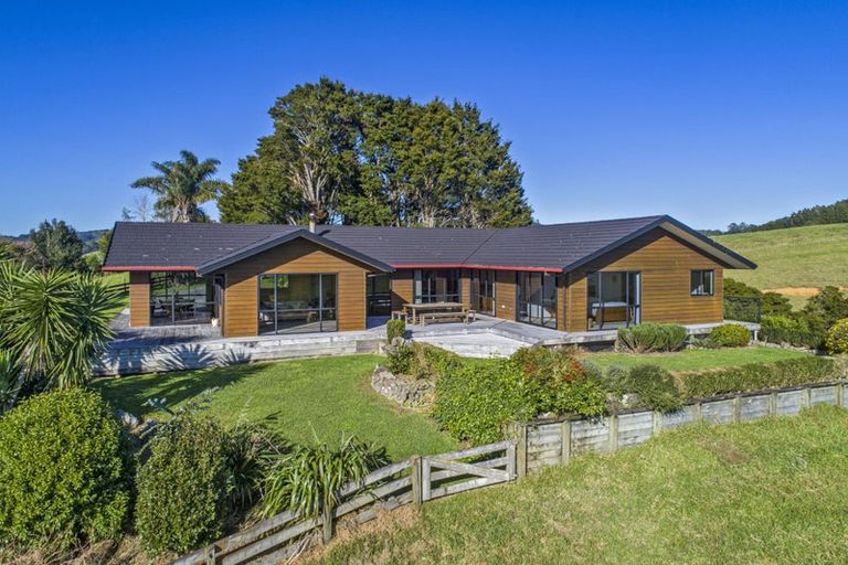 Photo of property in 18 Pataua Road North, Whareora, Whangarei, 0175