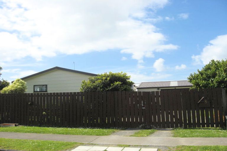 Photo of property in 8a Volta Place, Clendon Park, Auckland, 2103