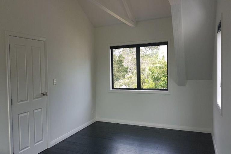 Photo of property in 92b Upper Harbour Drive, Greenhithe, Auckland, 0632