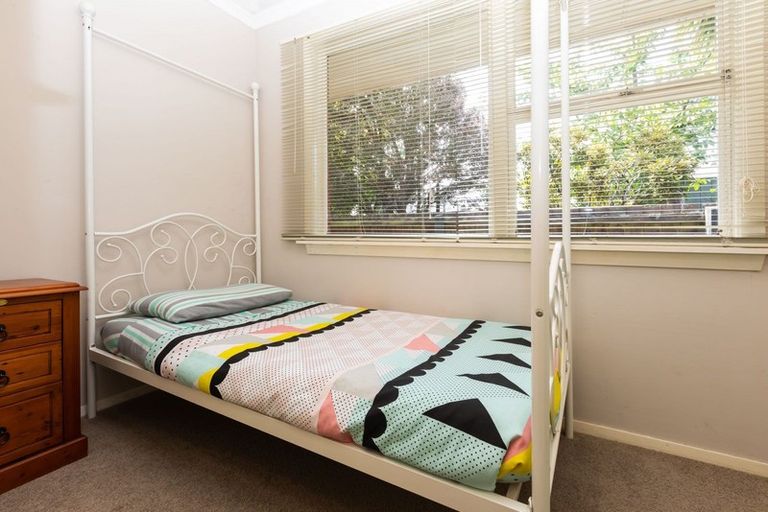 Photo of property in 36 Warren Crescent, Hillmorton, Christchurch, 8025