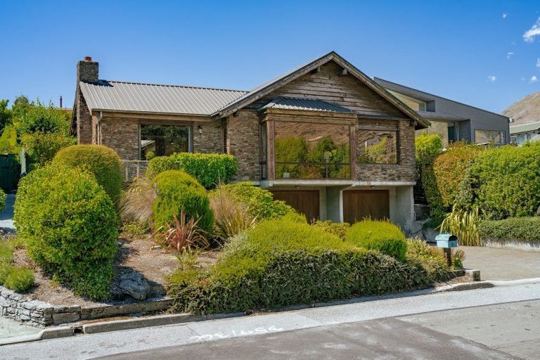 Photo of property in 8 Lake Avenue, Frankton, Queenstown, 9300