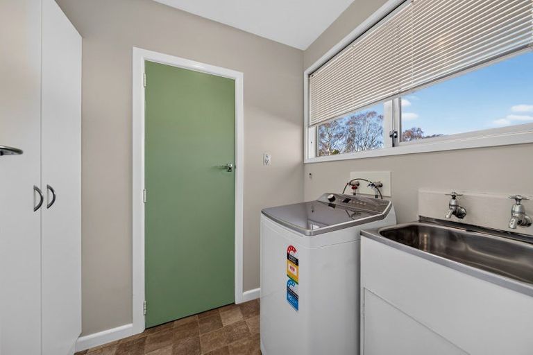 Photo of property in 73 Crofton Road, Harewood, Christchurch, 8051