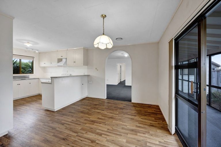 Photo of property in 10 Silvan Place, Bell Block, New Plymouth, 4312