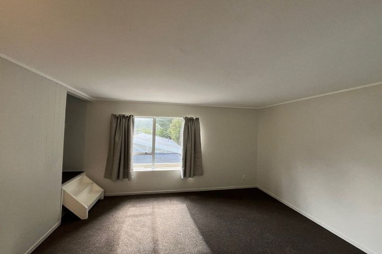Photo of property in 22a Shackleton Grove, Stokes Valley, Lower Hutt, 5019