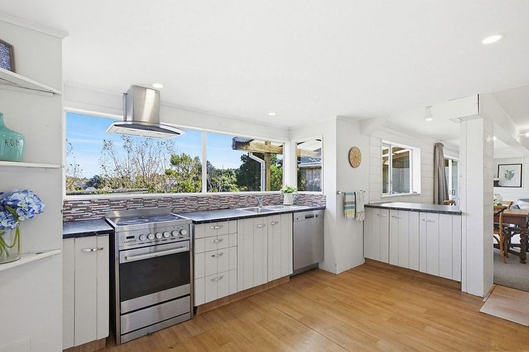 Photo of property in 13 Downes Street, Titahi Bay, Porirua, 5022