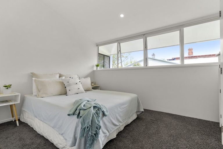 Photo of property in 2/6 North Avenue, Narrow Neck, Auckland, 0624