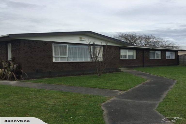 Photo of property in 42 Acacia Street, Kelvin Grove, Palmerston North, 4414