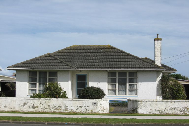 Photo of property in 105 Cornfoot Street, Castlecliff, Whanganui, 4501