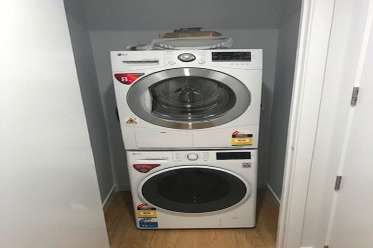 Photo of property in Frank Sargeson Apts, 508/74 Anzac Street, Takapuna, Auckland, 0622