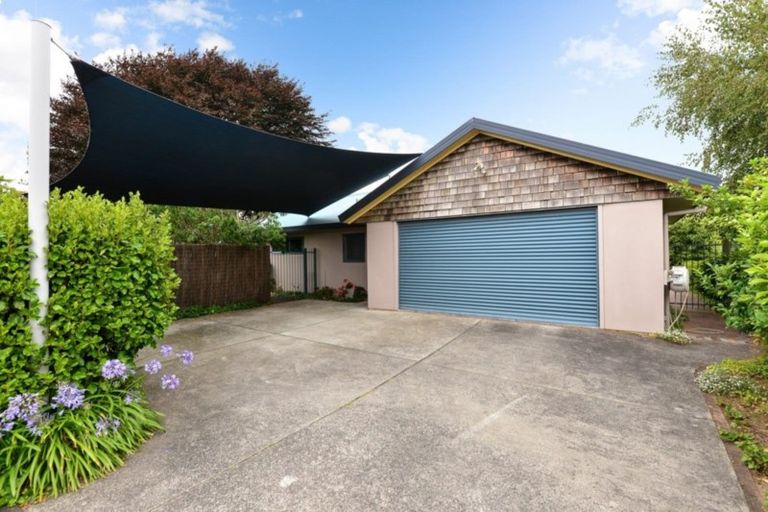 Photo of property in 114b Sandwich Road, St Andrews, Hamilton, 3200