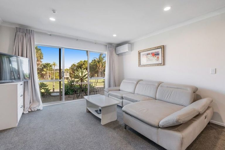 Photo of property in Santa Rosa, 3/340 Gulf Harbour Drive, Gulf Harbour, Whangaparaoa, 0930
