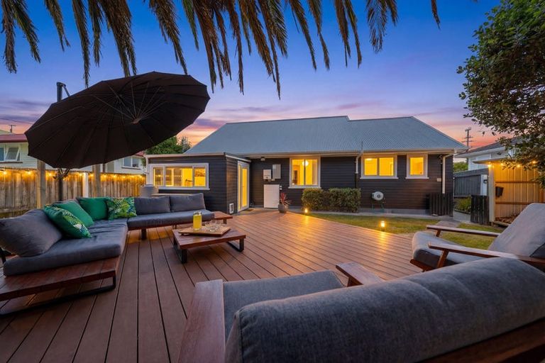 Photo of property in 30 Beazley Avenue, Paparangi, Wellington, 6037