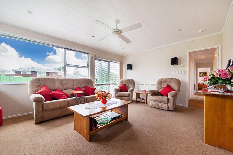 Photo of property in 29 Felgrove Street, Glendene, Auckland, 0602