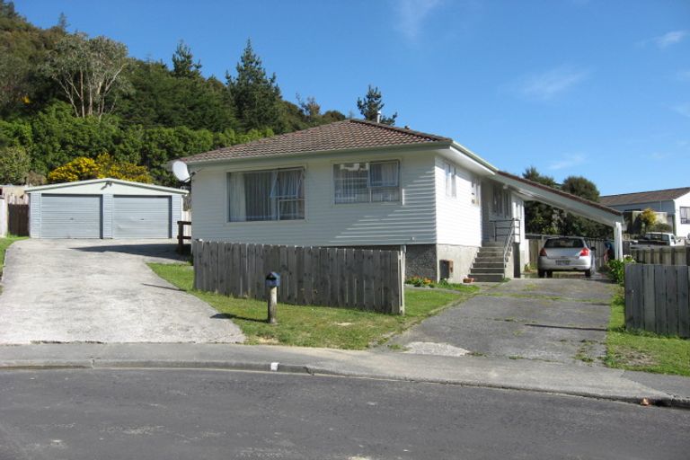 Photo of property in 8 Tuam Grove, Wainuiomata, Lower Hutt, 5014