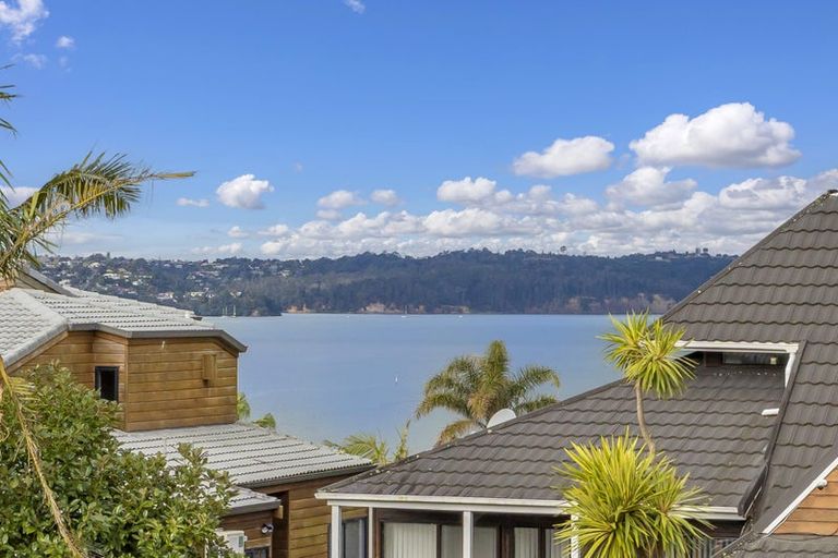 Photo of property in 93 Wiseley Road, West Harbour, Auckland, 0618