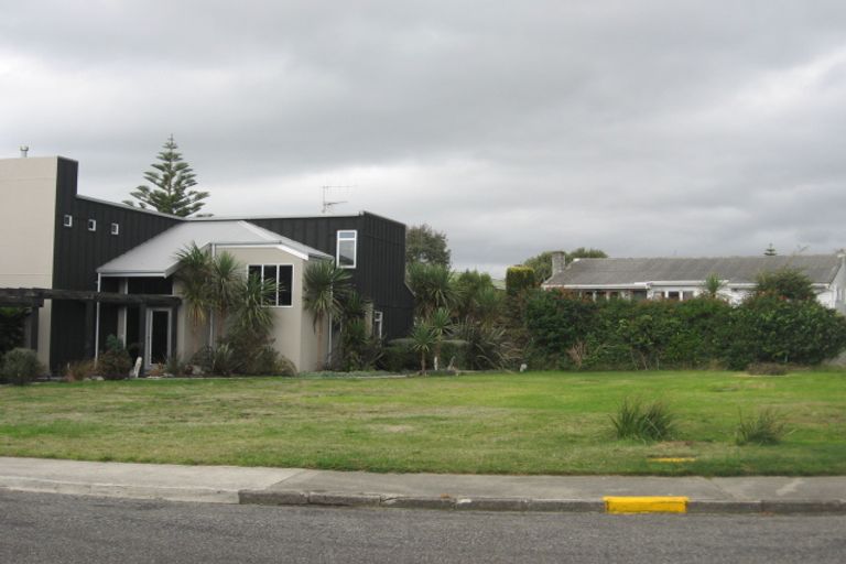 Photo of property in 9 Newry Road, Raumati Beach, Paraparaumu, 5032