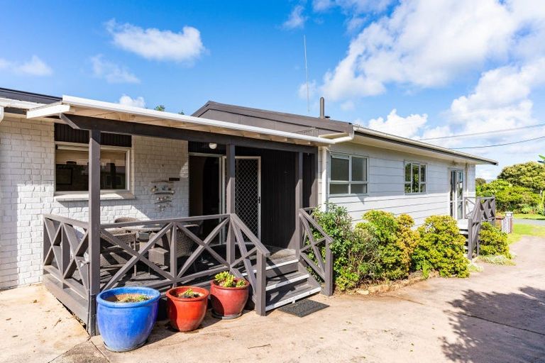 Photo of property in 11 Kelly Street, Baylys Beach, Dargaville, 0377