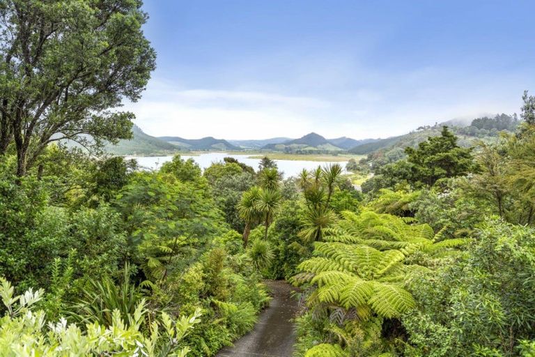 Photo of property in 22 Ngahere Terrace, Opoutere, Whangamata, 3691