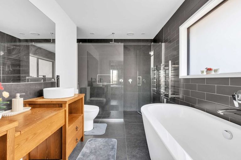 Photo of property in 51 Boundary Road, Opaheke, Papakura, 2113