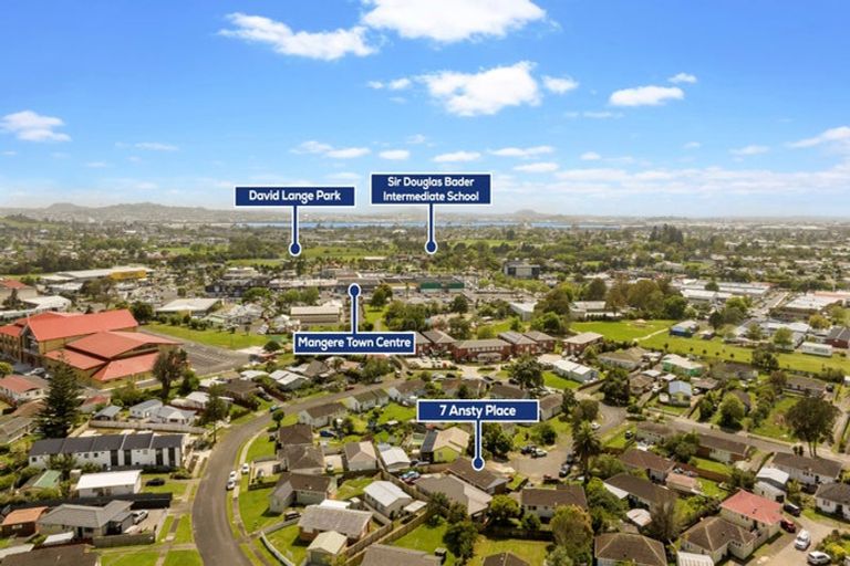 Photo of property in 7 Ansty Place, Mangere, Auckland, 2022