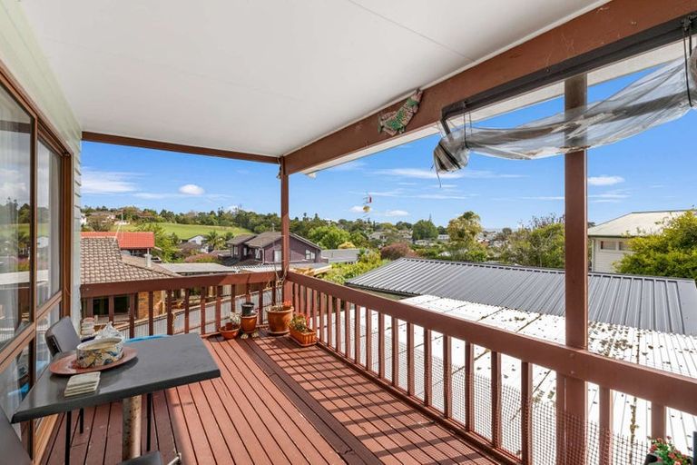 Photo of property in 32 Kirby Street, Glendene, Auckland, 0602