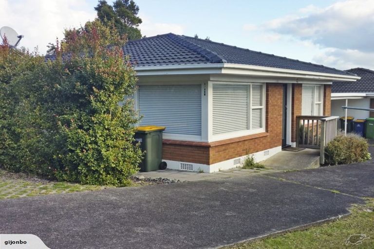 Photo of property in 1/28b Sunnynook Road, Sunnynook, Auckland, 0620
