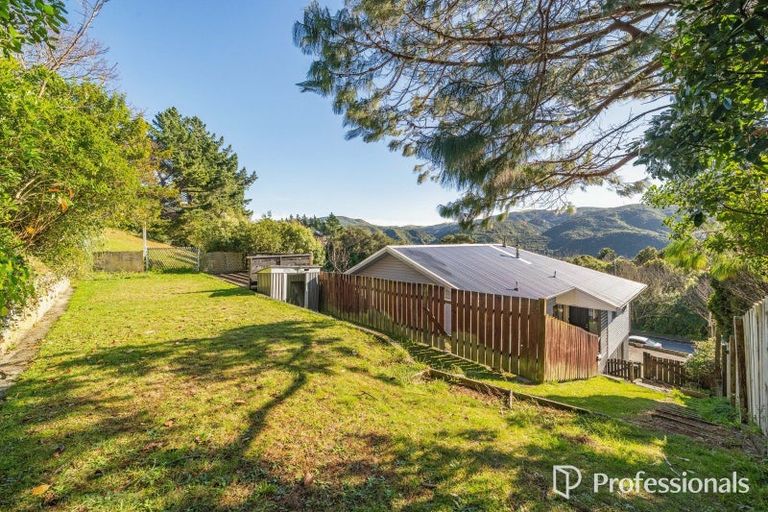 Photo of property in 110 Holborn Drive, Stokes Valley, Lower Hutt, 5019