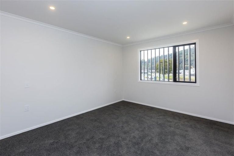 Photo of property in 1 Fitch Lane, Wallaceville, Upper Hutt, 5018