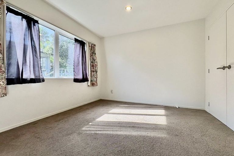 Photo of property in 109 Cascades Road, Pakuranga Heights, Auckland, 2010