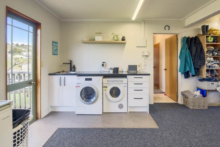 Photo of property in 16 Donald Street, Stanmore Bay, Whangaparaoa, 0932