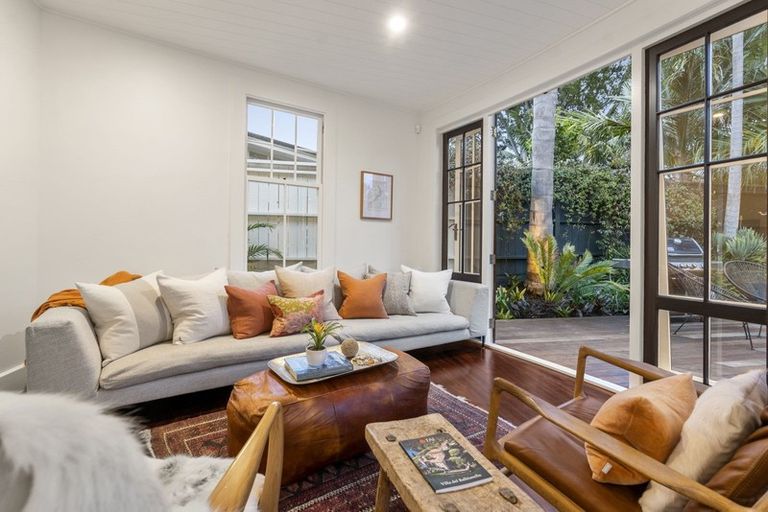 Photo of property in 9 Arawa Avenue, Devonport, Auckland, 0624