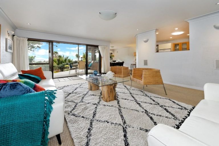 Photo of property in 45 Cornwallis Road, Cornwallis, Auckland, 0604