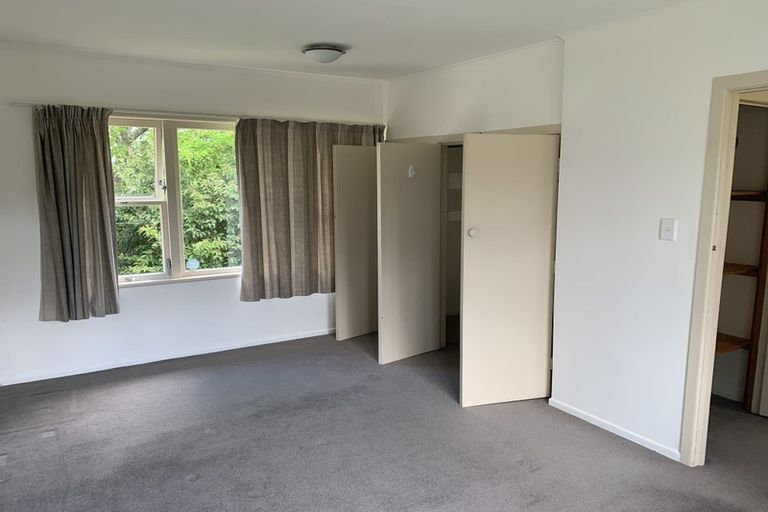 Photo of property in 2/55 Sylvia Road, Hillcrest, Auckland, 0627