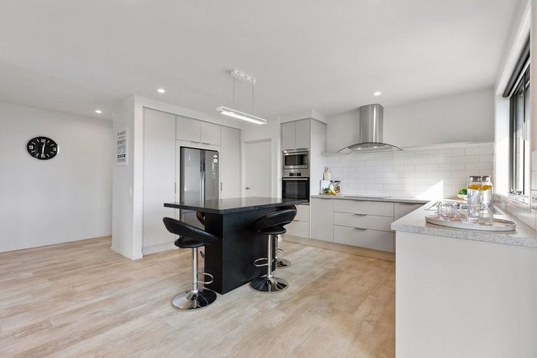 Photo of property in 9 Puhirake Crescent, Pyes Pa, Tauranga, 3112