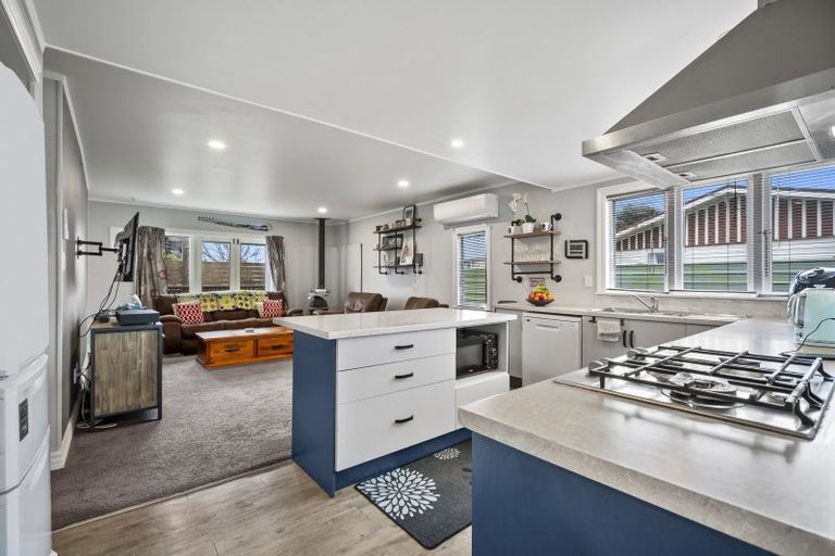 Photo of property in 35 Potaka Street, Marton, 4710