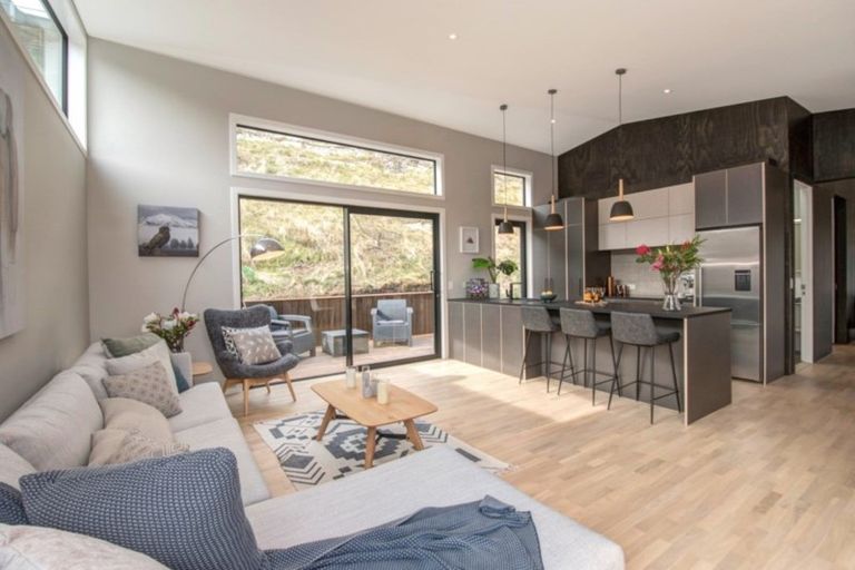 Photo of property in 61 Mcdonnell Road, Arrowtown, 9302