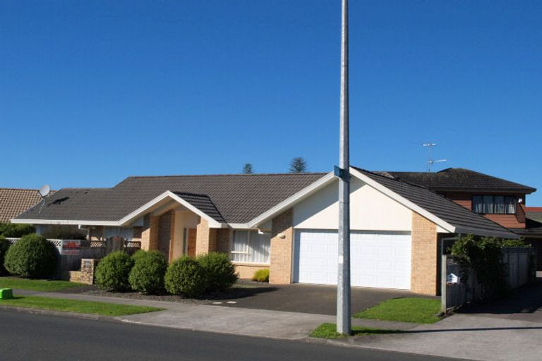 Photo of property in 1/46 Millhouse Drive, Northpark, Auckland, 2013