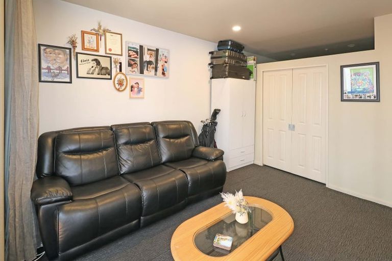 Photo of property in Atrium Towers, 2e/154 The Terrace, Wellington Central, Wellington, 6011