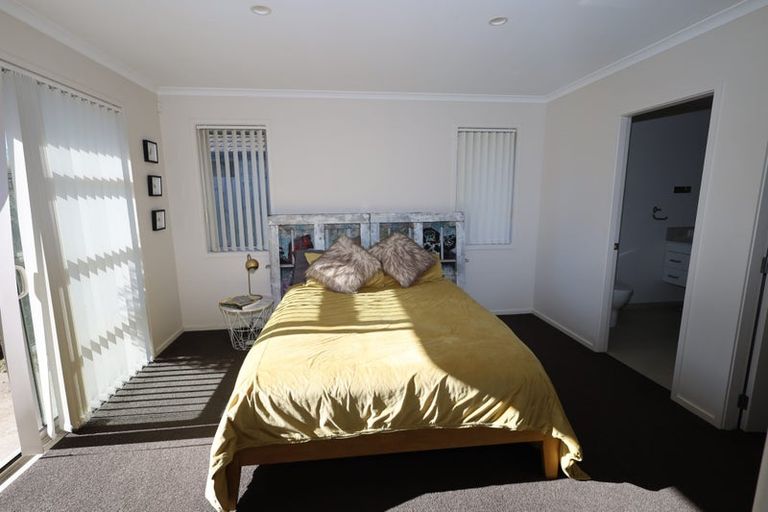 Photo of property in 16 Te Kio Crescent, Papamoa Beach, Papamoa, 3118