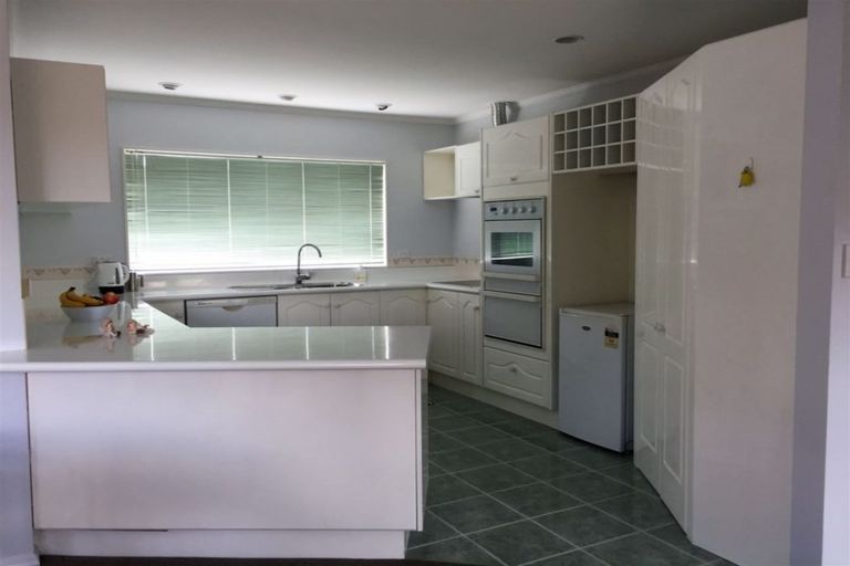 Photo of property in 30 Suncrest Drive, West Harbour, Auckland, 0618